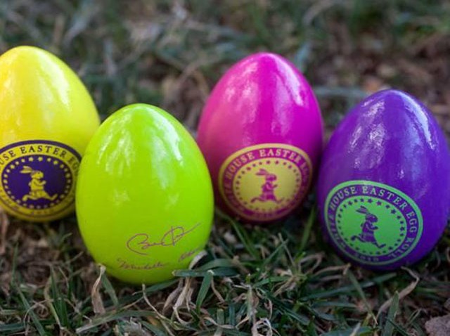 030810 2010 White House Easter Eggs