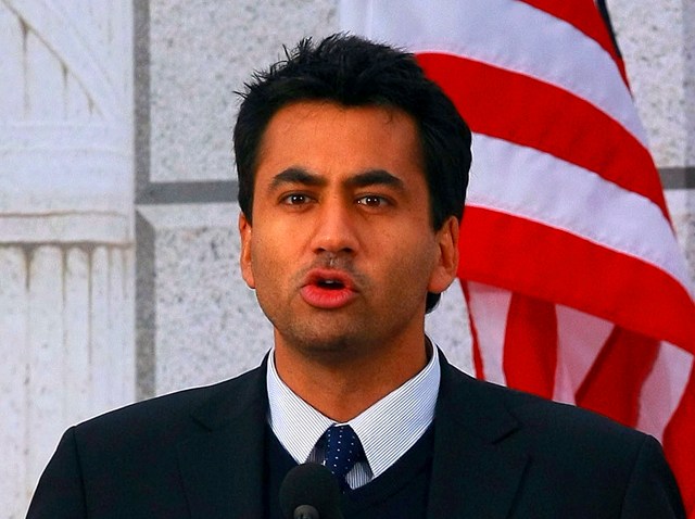 0805_Celebs_Politicians_Kal_Penn