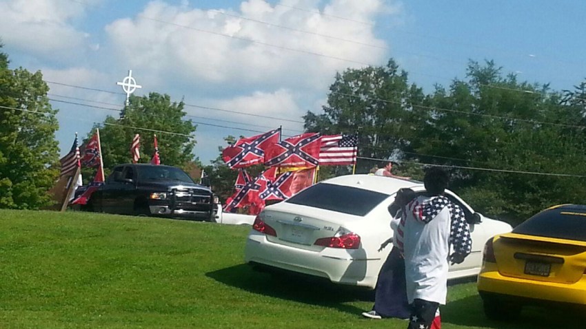 151012-confederate-flag-rally-mn-1640