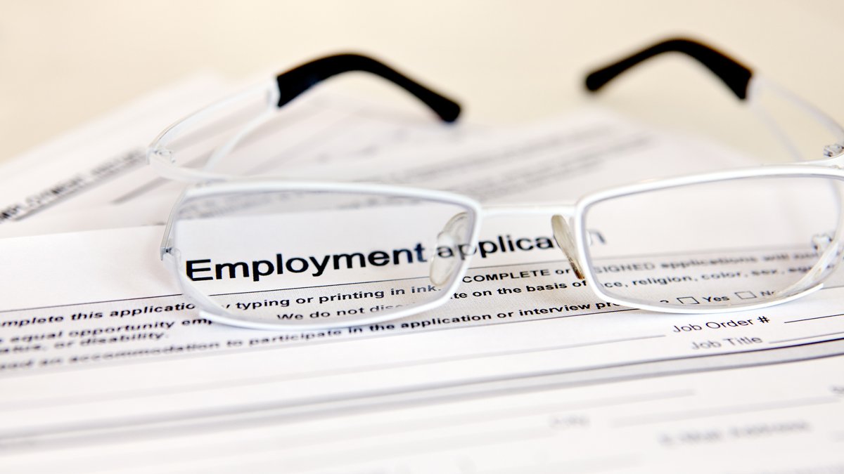 Thousands Still Waiting on Unemployment Status in Virginia - Vimarsana News