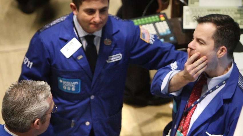 1208090 traders yakking