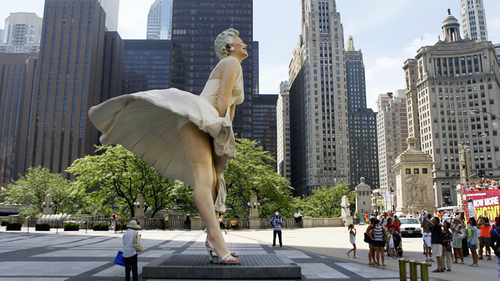 Chicago Monroe Statue