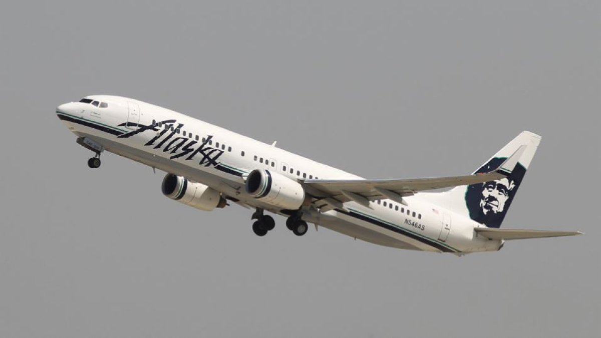 Ex-Alaska Airlines pilot who tried to cut plane's engines after allegedly taking magic mushrooms is released from jail – NBC4 Washington - Vimarsana News