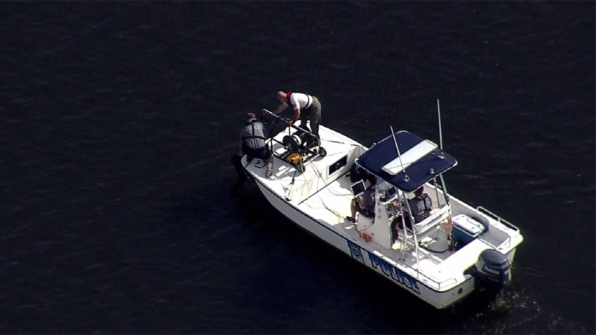 Fairfax County Police Boat Burke Lake Search 082517