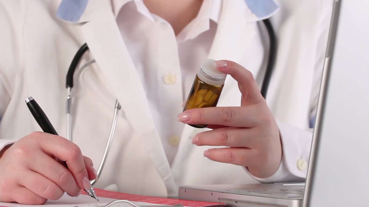 5 Doctors Plead Guilty in West Virginia in Pain Pill Scheme - Vimarsana News