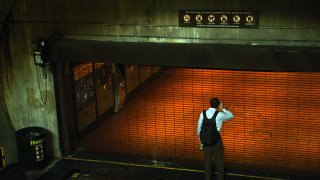 Metro closes for an entire weekday (2016)