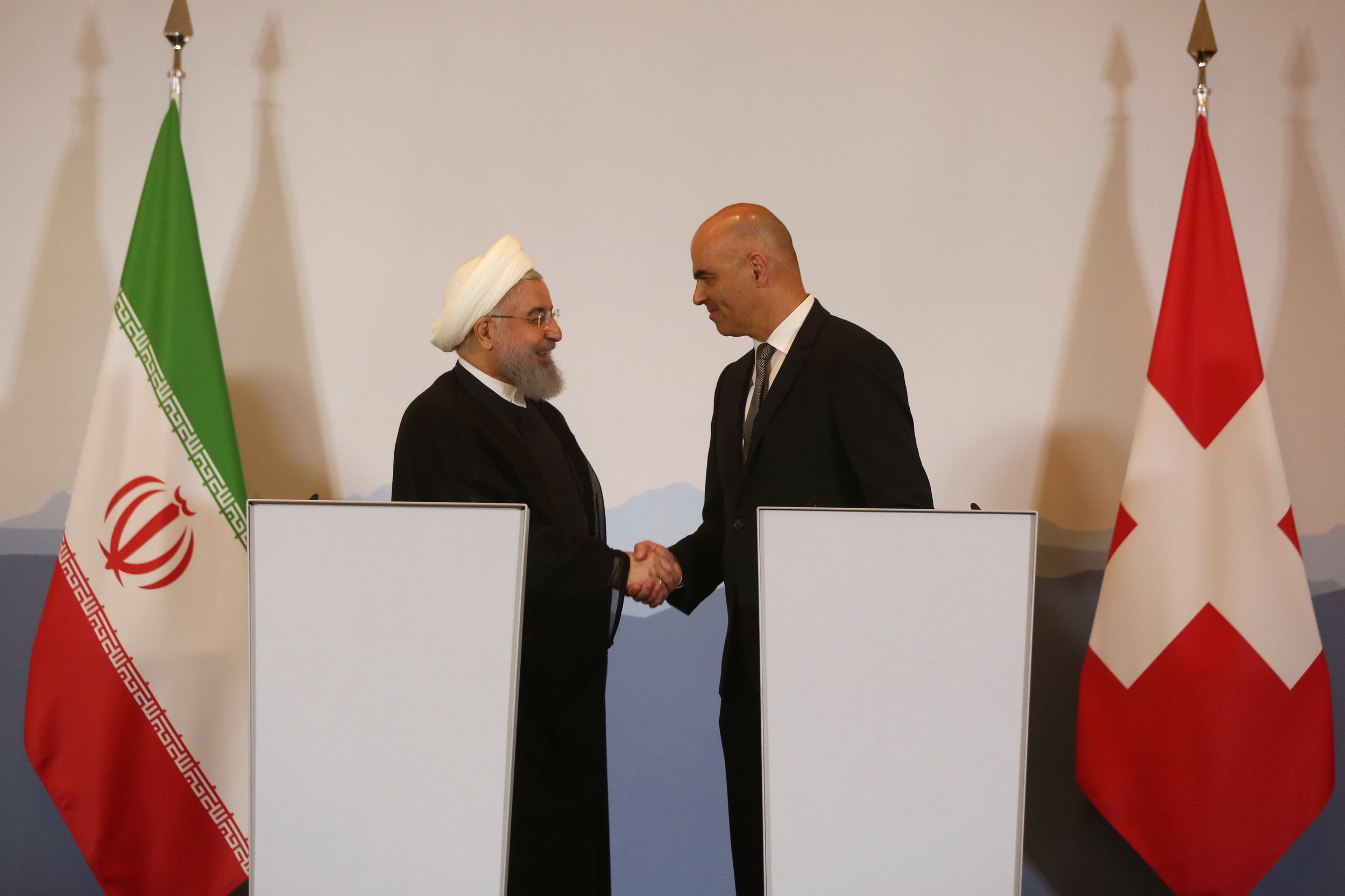US, Iran Use Swiss as Go-Between to Negotiate Release of Americans Held in Iran