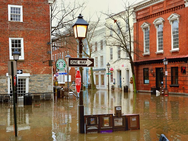Old-Town-Flooding-King--Uni1
