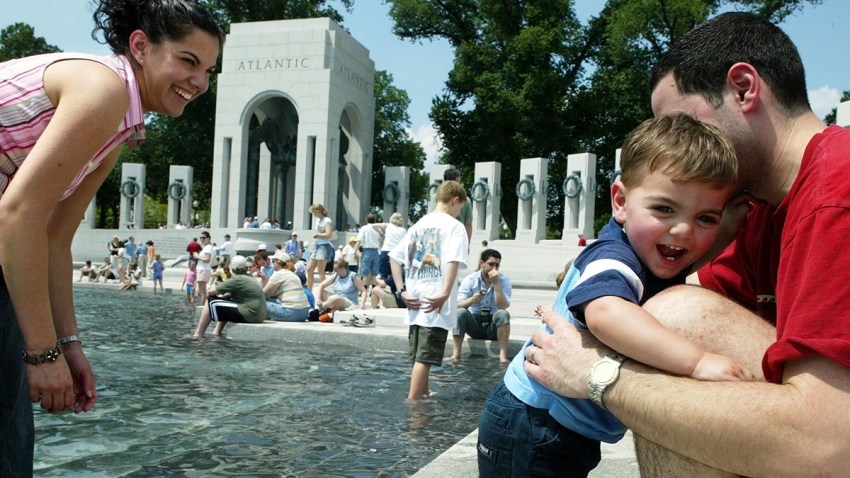 50880562AW003_WWIIMemorial