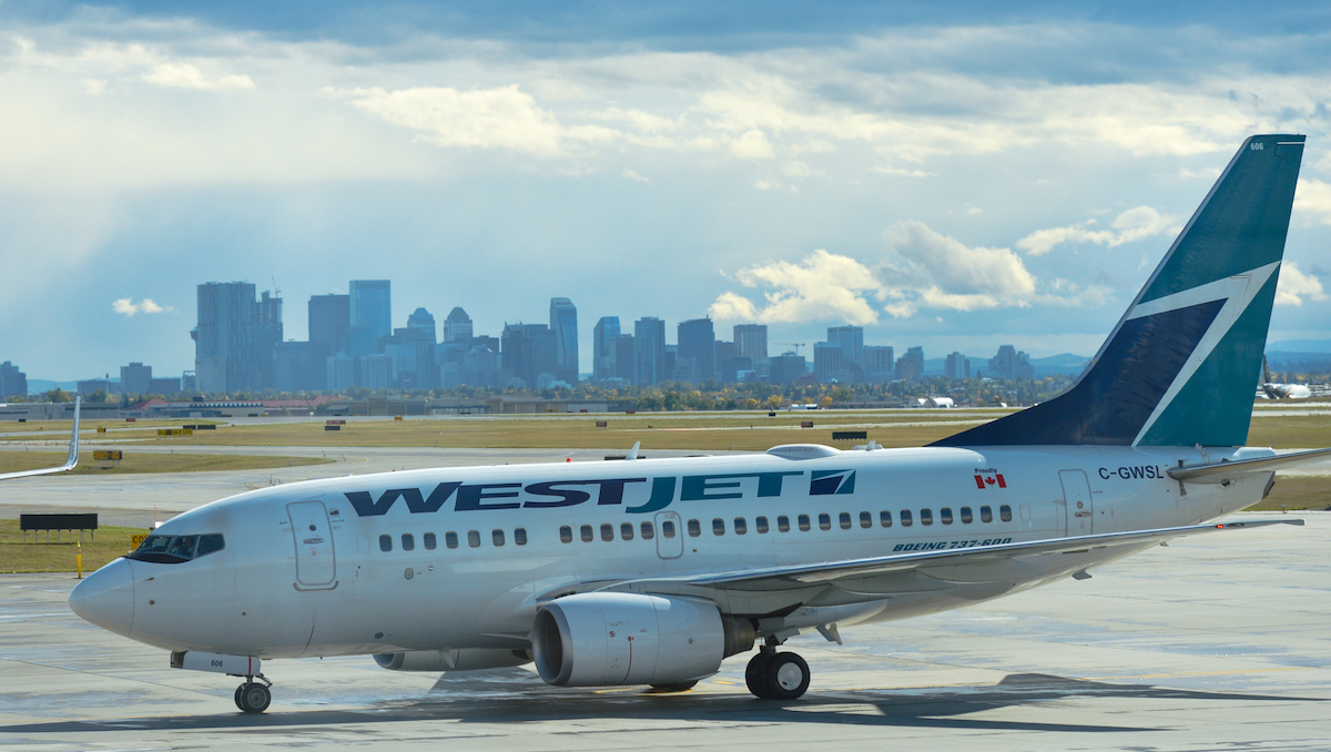 Flight Attendants Surprise Students With In-Flight Graduation After Coronavirus Postpones Ceremony