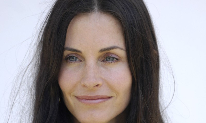 103008 courtney cox p1