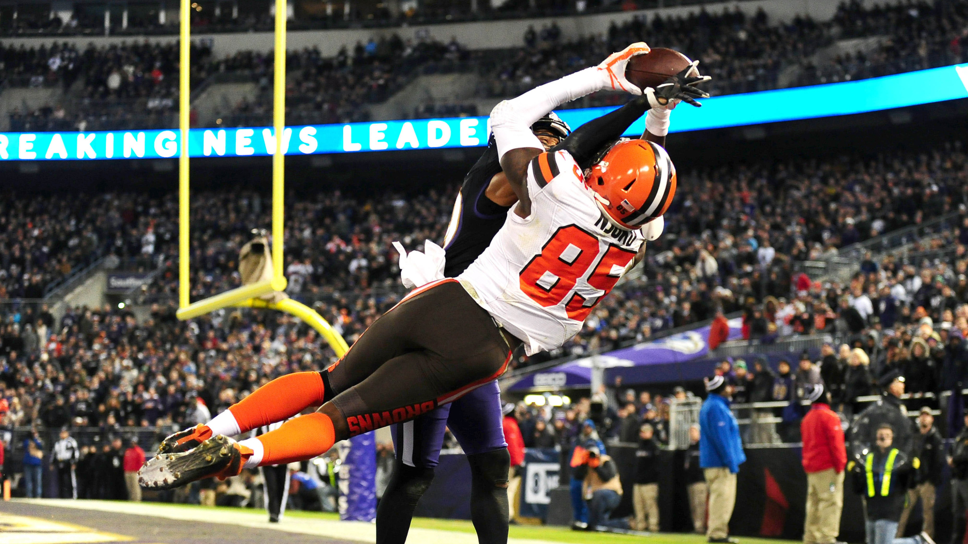 Should the Redskins Make a Run at Trading for Browns Tight End David Njoku?