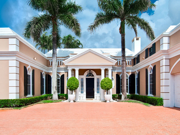 $8,750,000 for an Elegant Lake Front Home in Florida