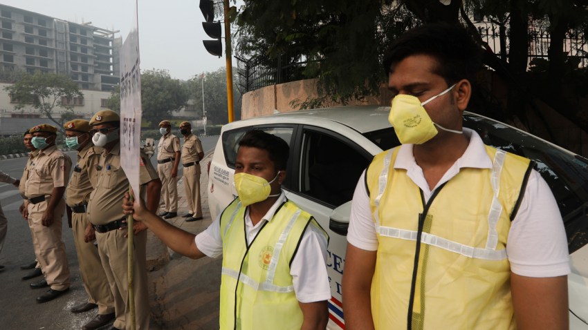 APTOPIX India Toxic Air
