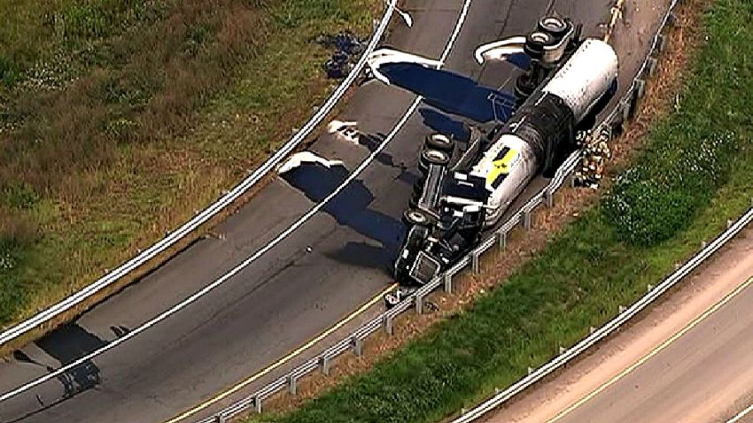 loudon truck spill (1)