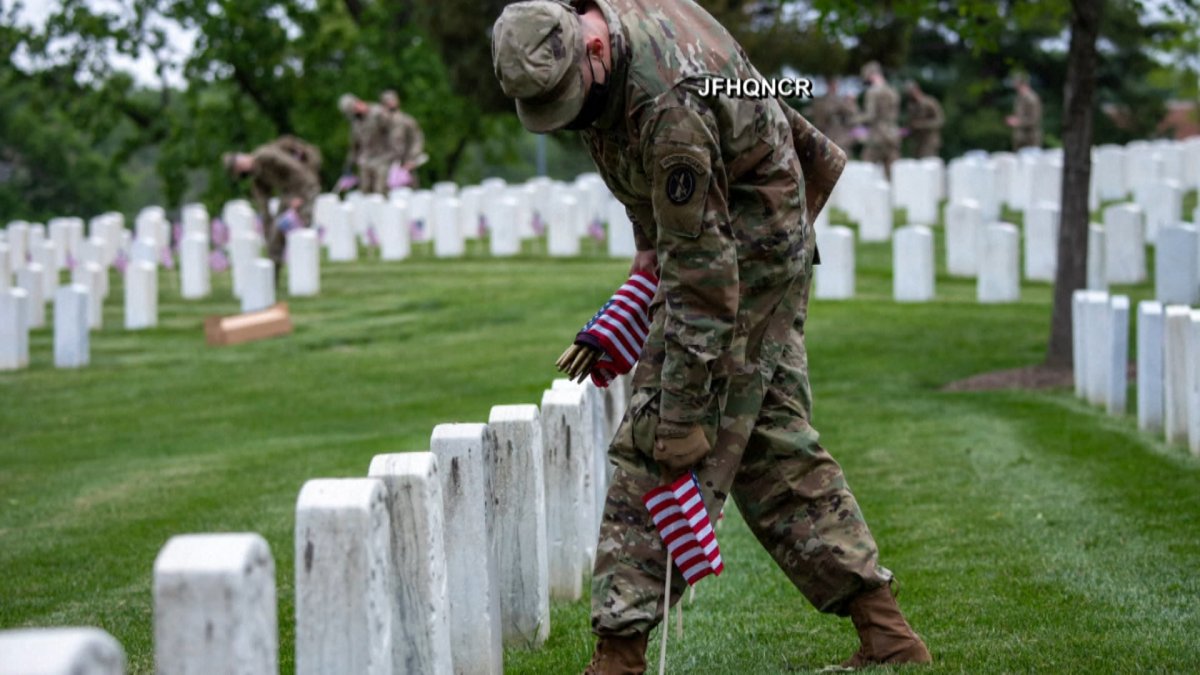 the-old-guard-places-american-flags-for-memorial-day-amid-coronavirus-pandemic-nbc4-washington