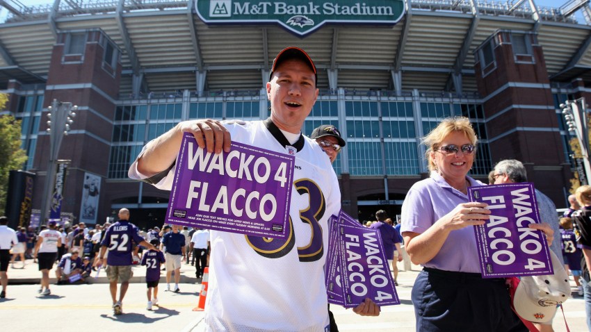 101908 M&T Bank Stadium fans