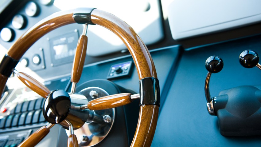 yacht-shutterstock_93951232