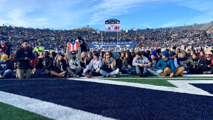 yale-harvard-protest-on-field