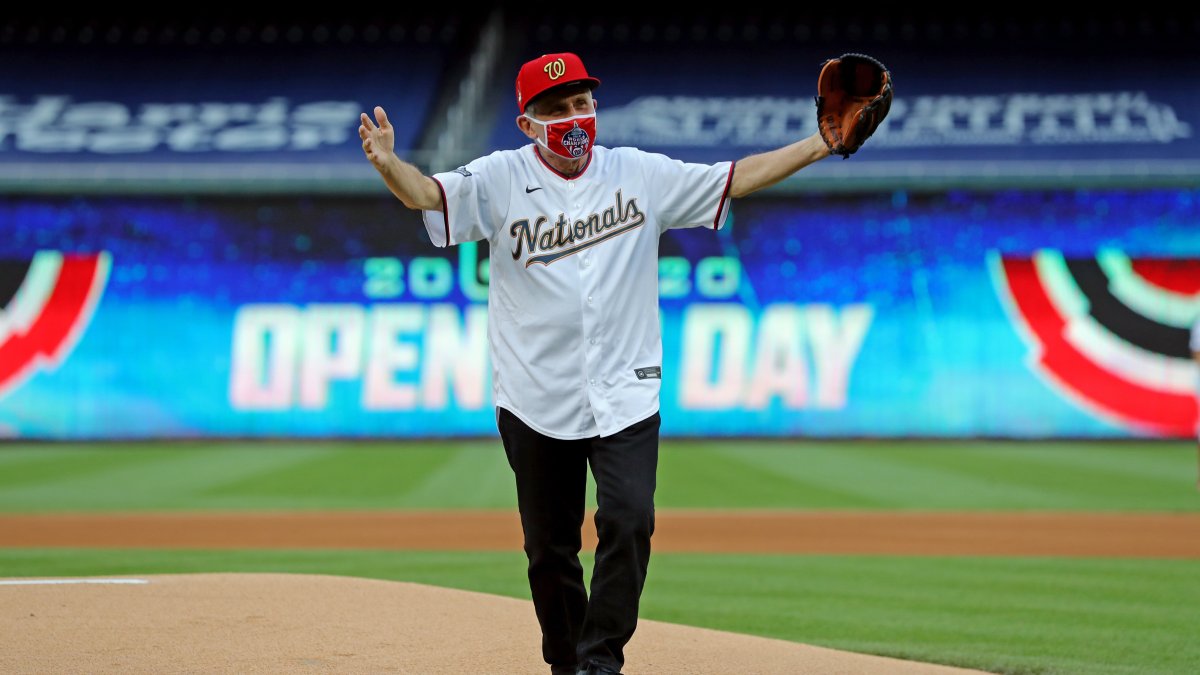 On baseball's opening day, amid pandemic, Fauci throws 1st pitch for  Washington Nationals - ABC News