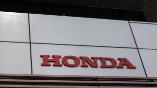 A logo of Honda is seen at the company's headquarters in Tokyo on May 12, 2020. - Honda declined to give an annual forecast and announced a 25.3 percent fall in net profit from the previous year.