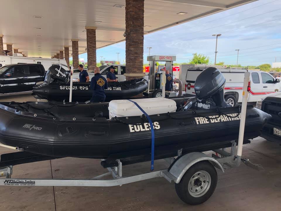 Great seeing our North Texas Rescue crews and others at Buc-ee&#8217;s in Baytown rolling East towards Louisiana for mutual aid.