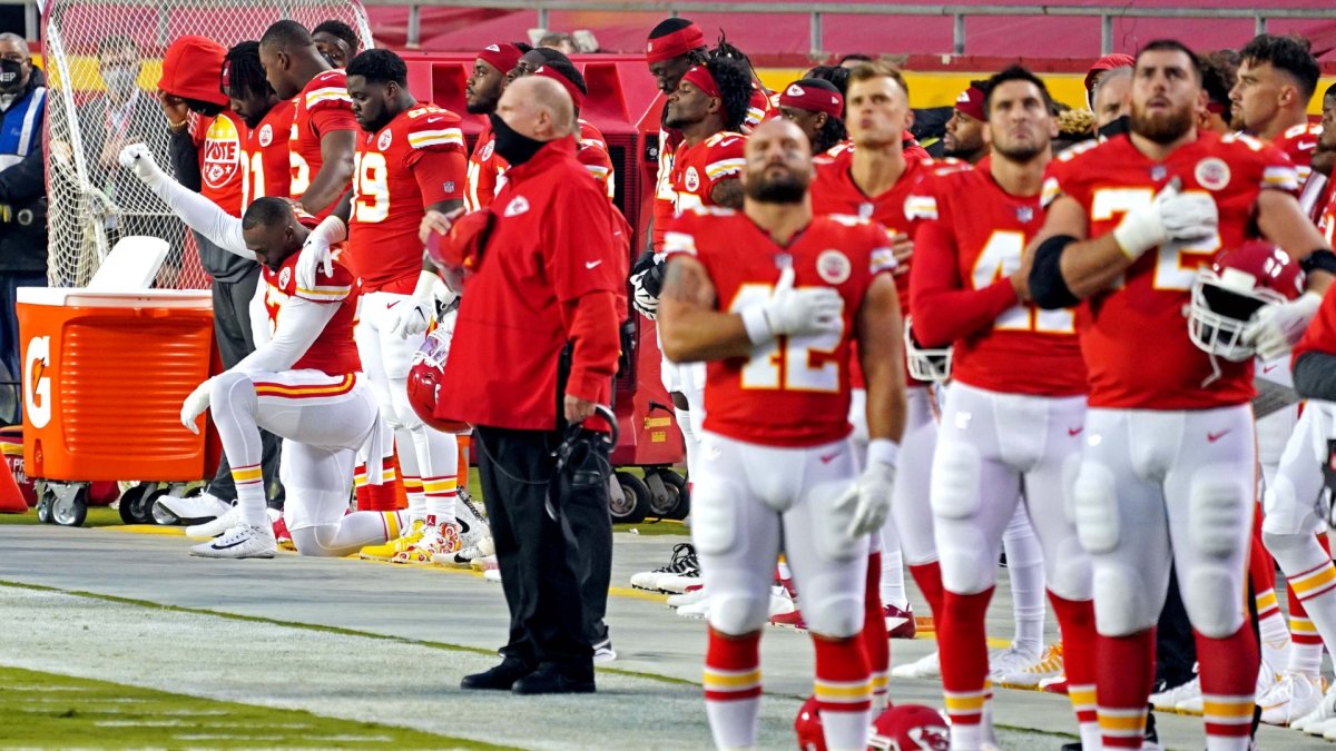 Chiefs, Texans Hold Moment of Silence, One Player Kneels Before NFL Opener – NBC4 Washington