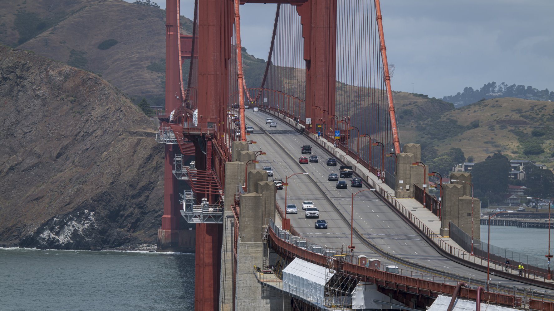 7 Hospitalized After Chemical Exposure At Crash Site On Golden Gate 7-hospitalized-after-chemical-exposure-at-crash-site-on-golden-gate