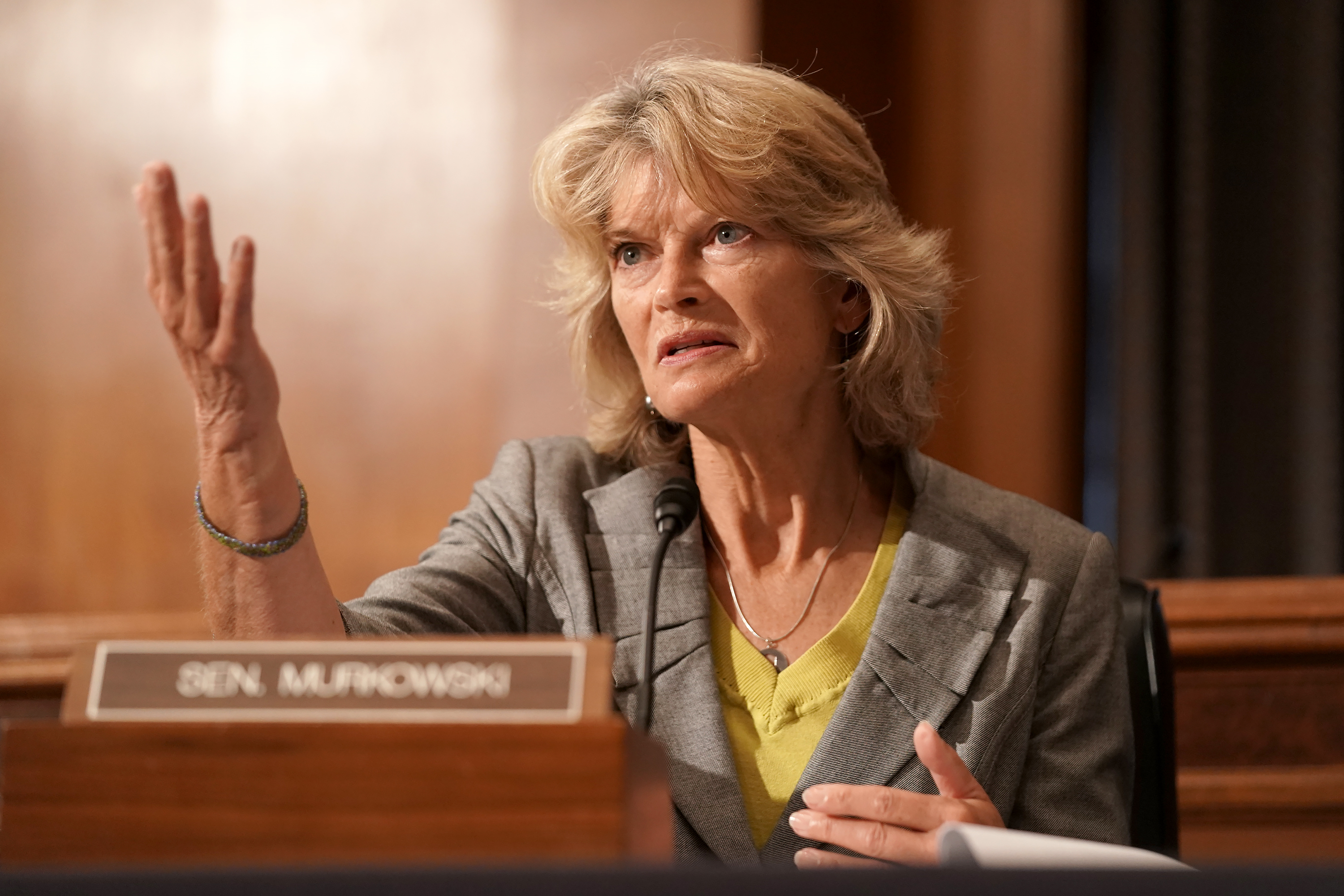 Lisa Murkowski Becomes 2nd GOP Senator to Oppose Pre-Election Supreme Court Vote