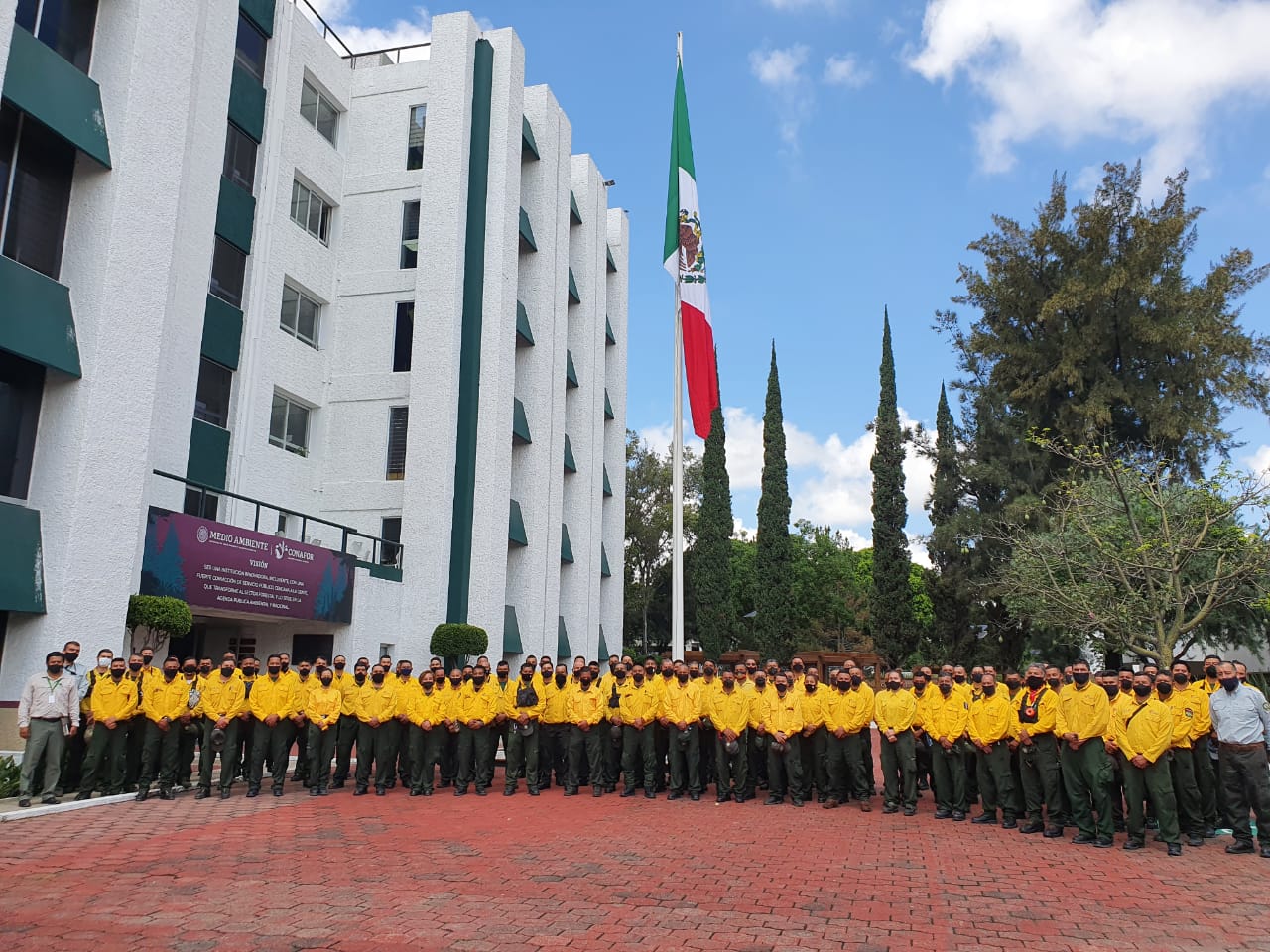 Mexico's Environment Department said five teams of 20 trained, equipped firefighters from Mexico’s national forestry commission will work with the U.S. Forest Service to help battle wildfires in California.