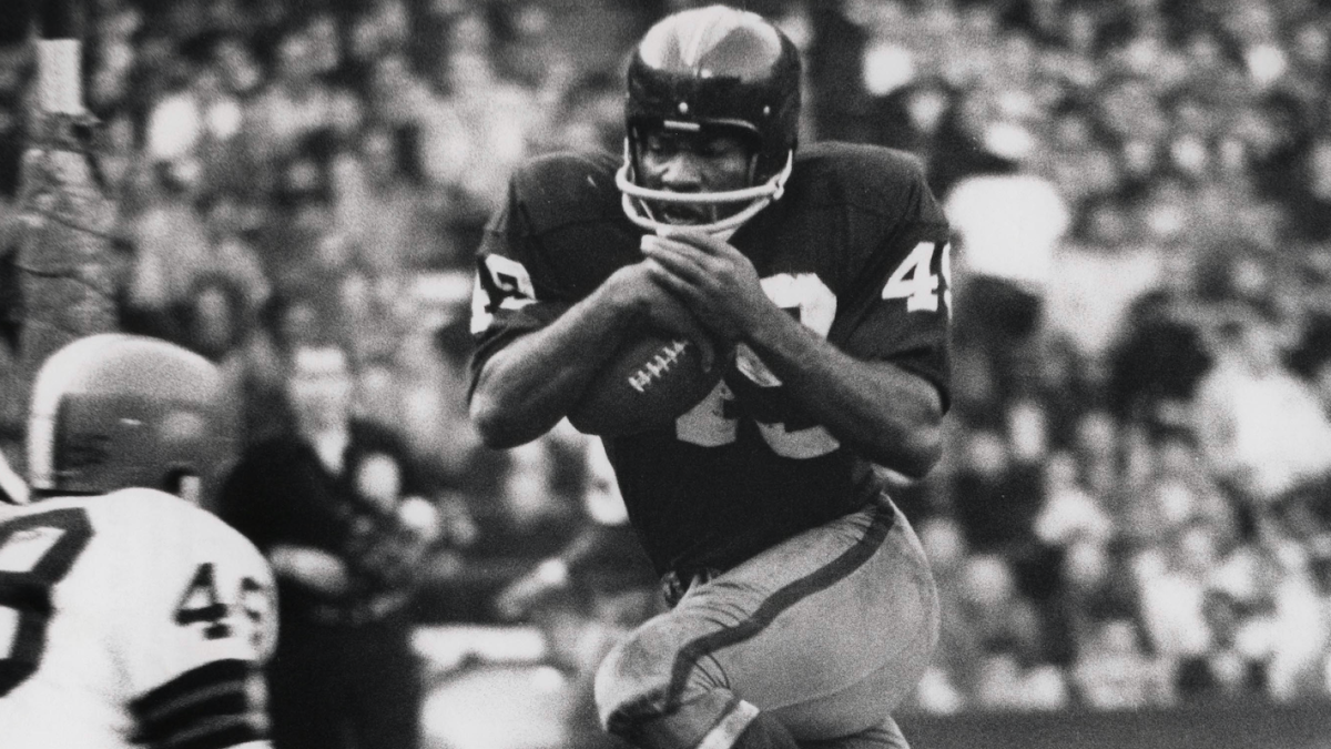 Bobby Mitchell, first black player for the Washington Redskins