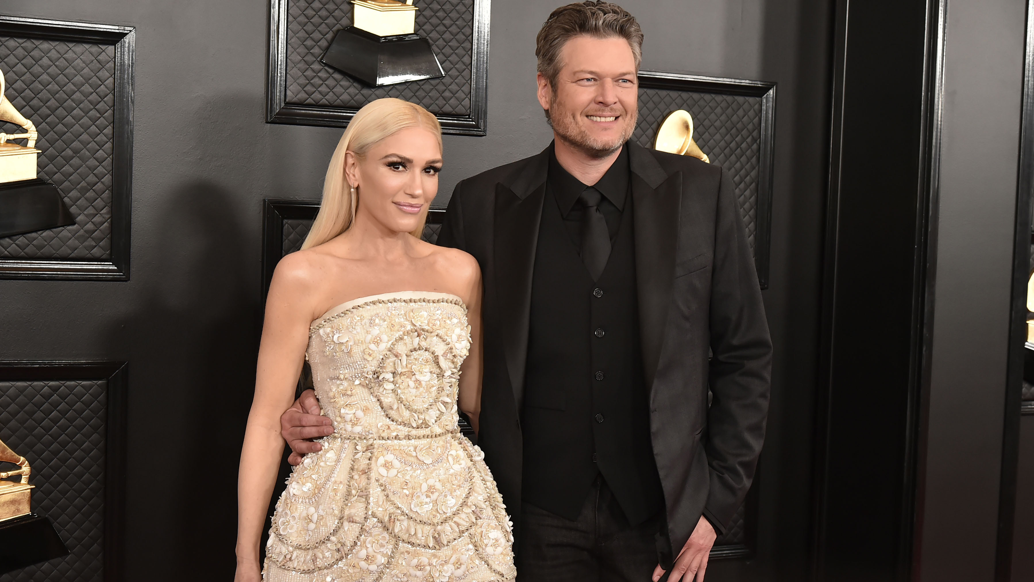 Gwen Stefani And Blake Shelton Marry During Intimate Wedding Ceremony ...