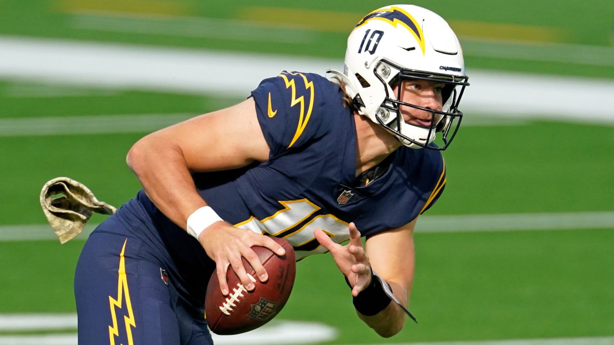 Twitter Went Crazy When It Saw Chargers QB Justin Herbert s New Haircut 