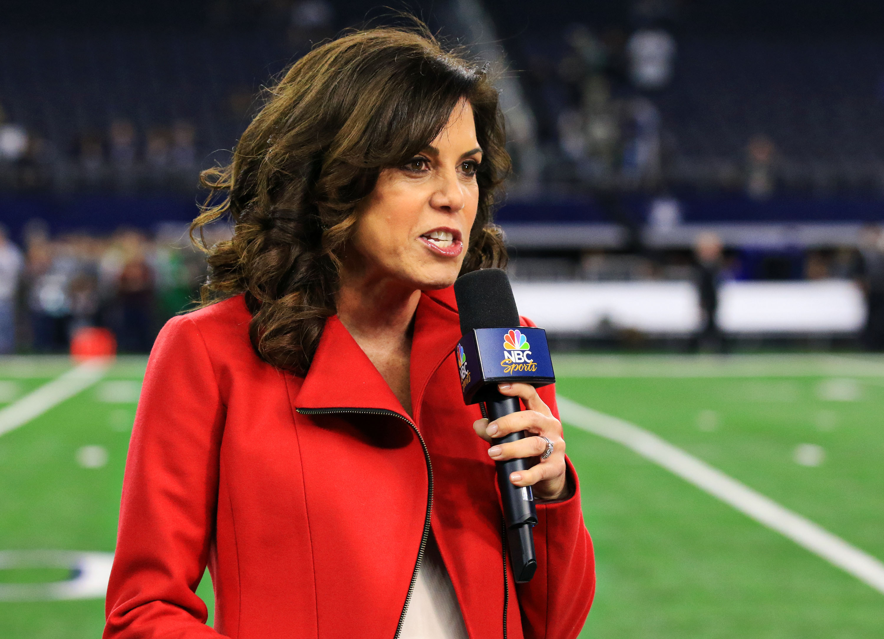 NBC s Michele Tafoya Works Her 300th Game on an NFL Sideline