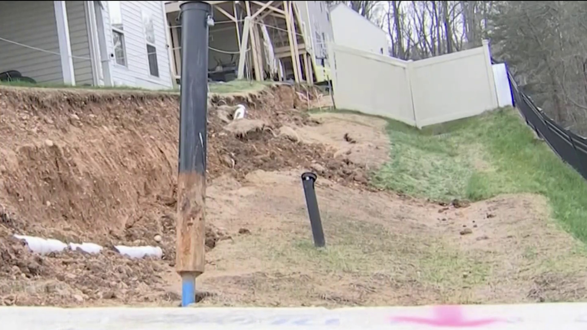 Maryland Residents Could Be Forced to Leave at Moment's Notice as Retaining Wall Fails