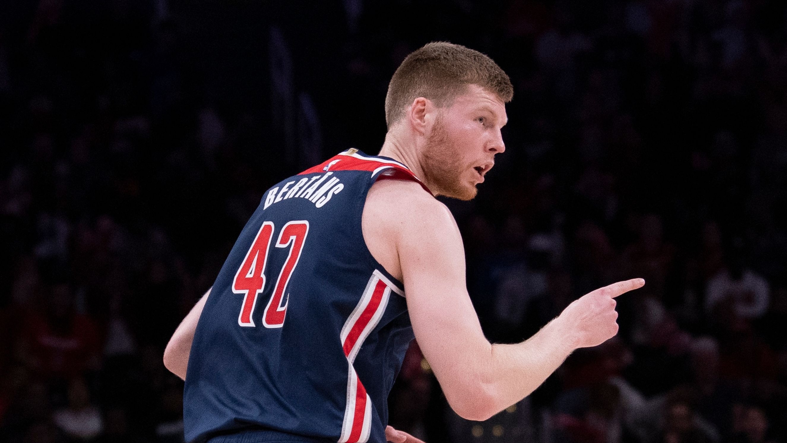 WATCH: Davis Bertans Hits Three Straight 3-Pointers to Put Wizards Up Vs. 76ers