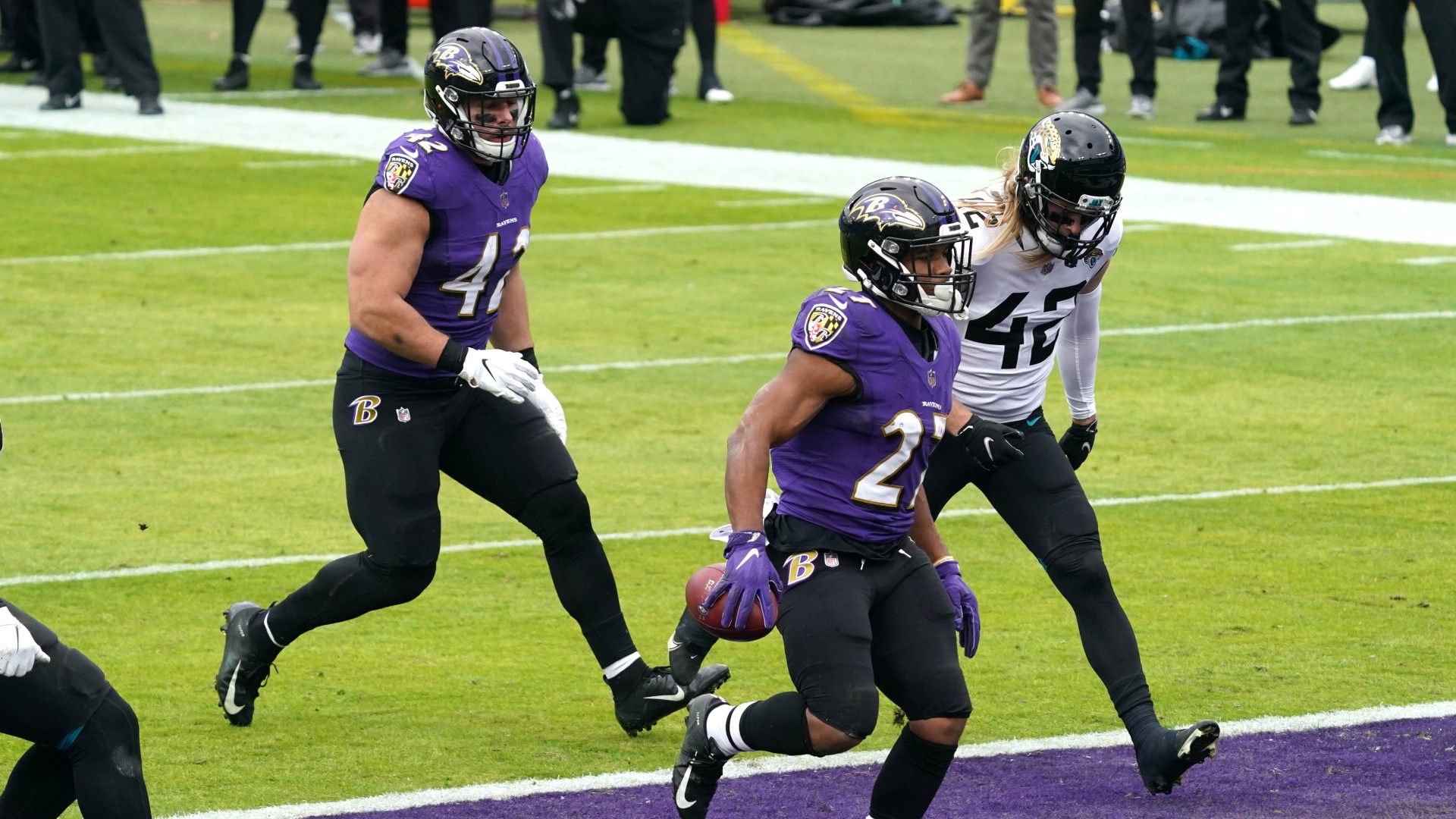 J.K. Dobbins Sets Ravens Rookie Record for Most Consecutive Games With a TD