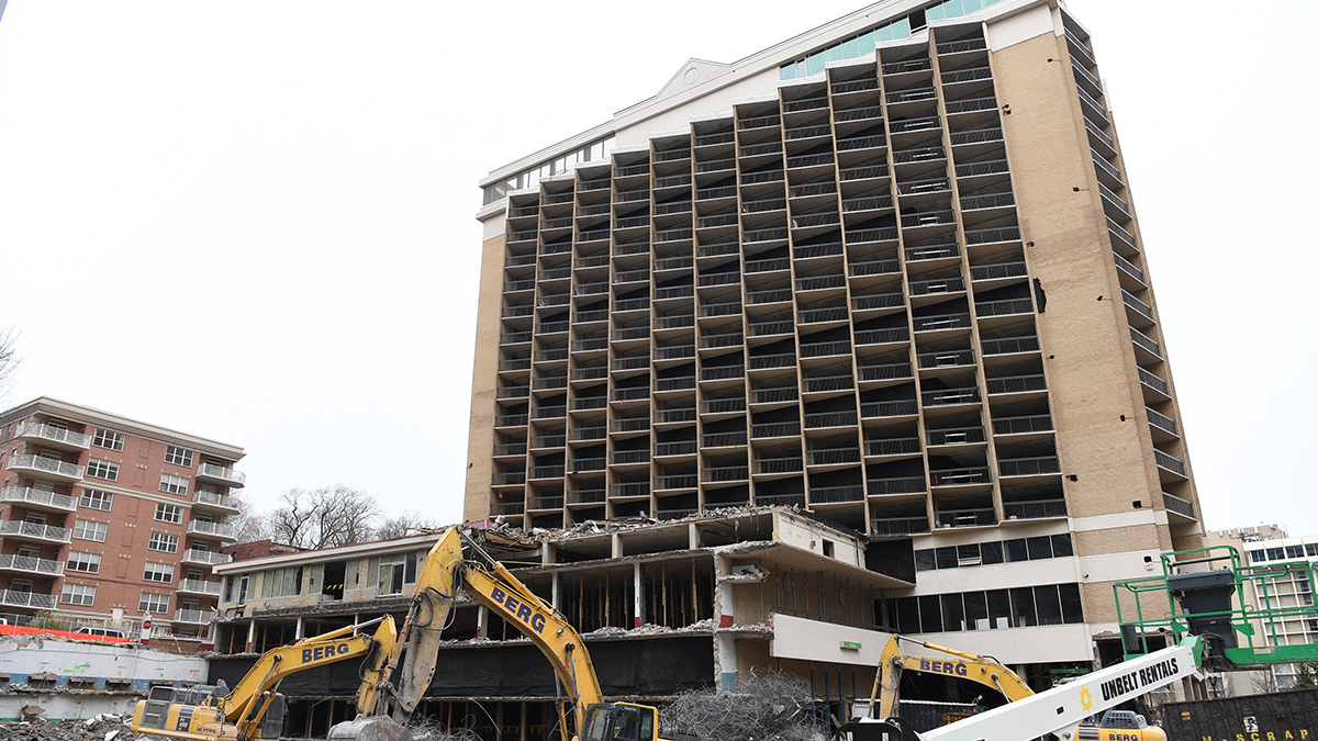 Rosslyn Holiday Inn Scheduled For Implosion Sunday Morning - Vimarsana News