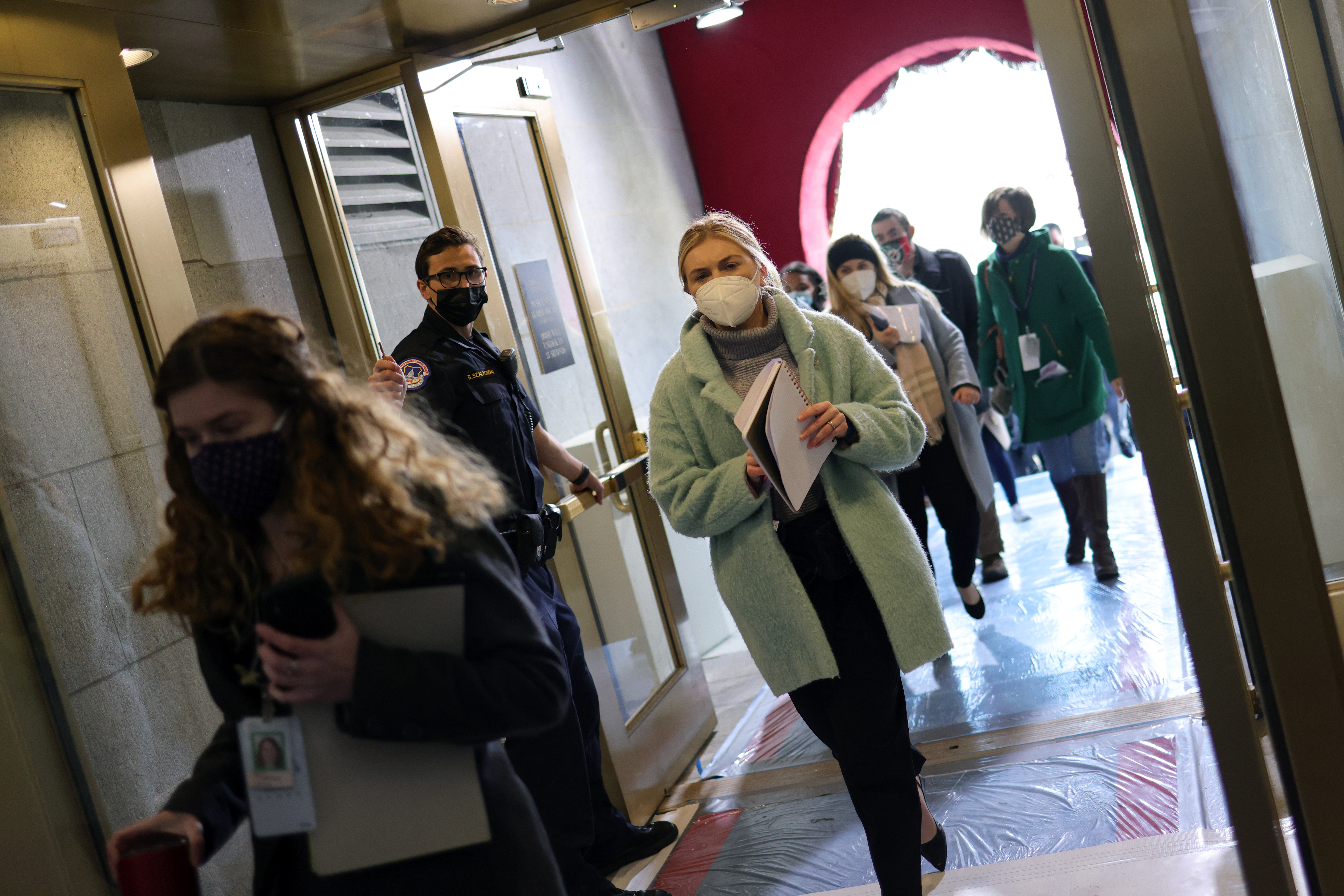 WASHINGTON, DC – JANUARY 18: People are evacuated back inside after an “external security threat” prior to a dress rehearsal for the 59th inaugural ceremony for President-elect Joe Biden and Vice President-elect Kamala Harris at the U.S. Capitol on January 18, 2021 in Washington, DC. Biden will be sworn-in as the 46th president on January 20th.  (Photo by Win McNamee/Getty Images)