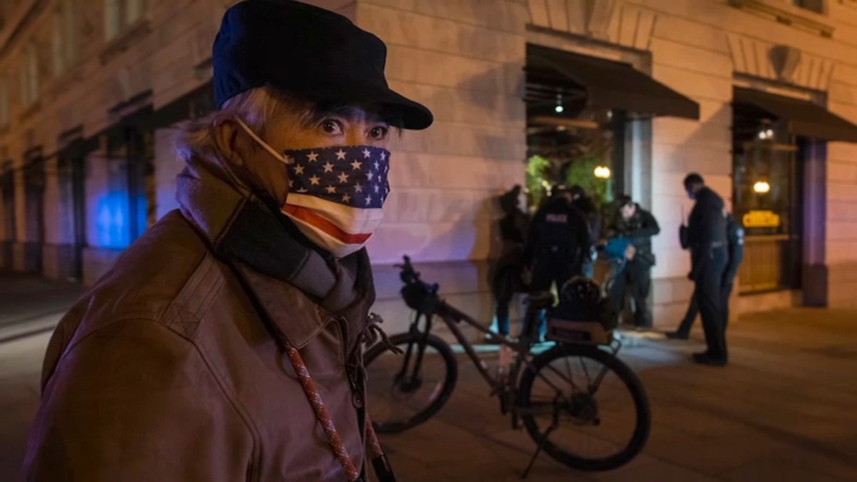 Pulitzer-Winning Photographer Attacked in DC Day After Accepting Award at White House - Vimarsana News