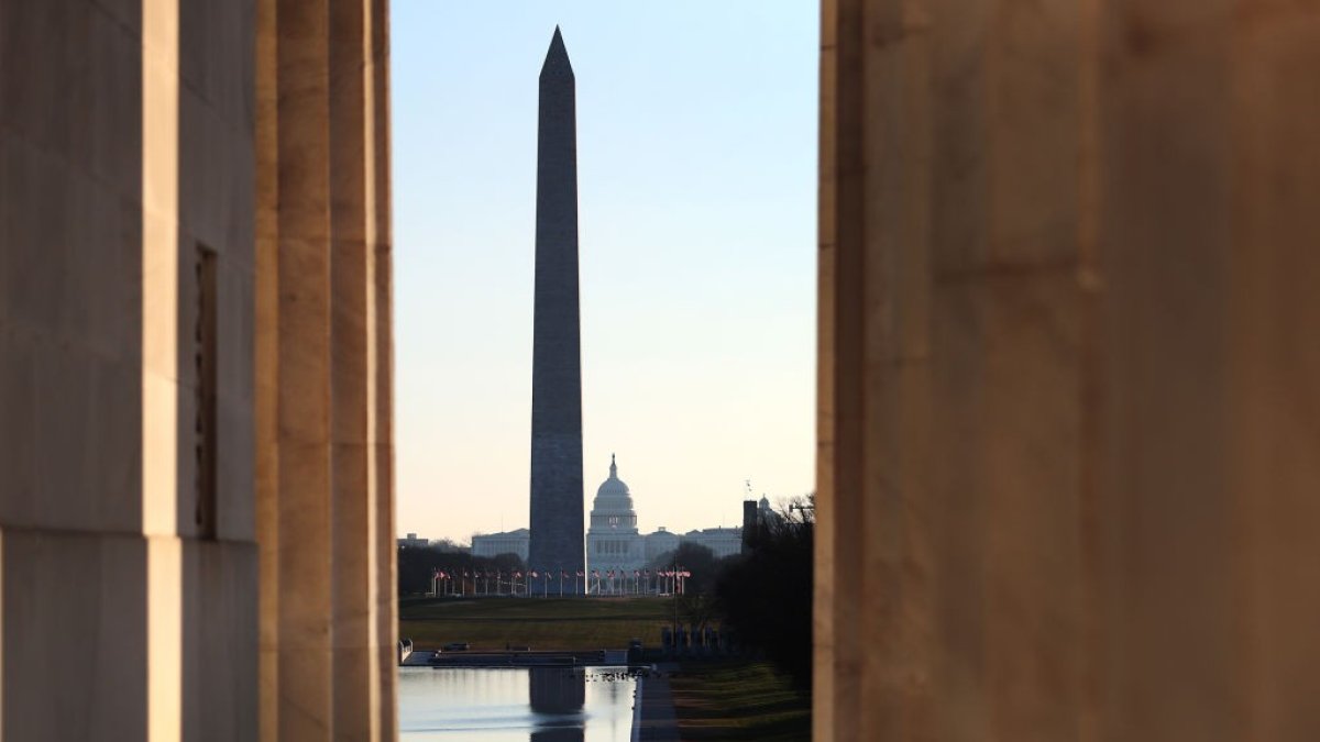 Washington Monument Tours Suspended Due to Threats; National Mall