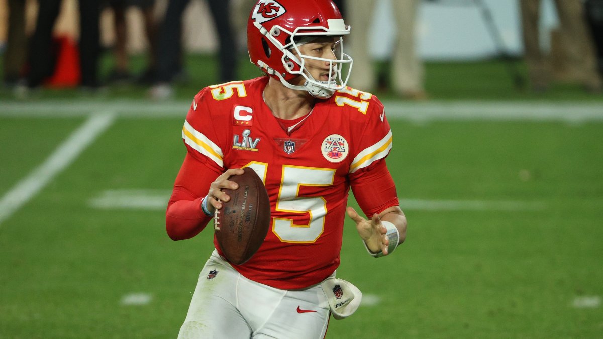 NFL playoffs 2021: Chiefs' Patrick Mahomes' turf toe injury no