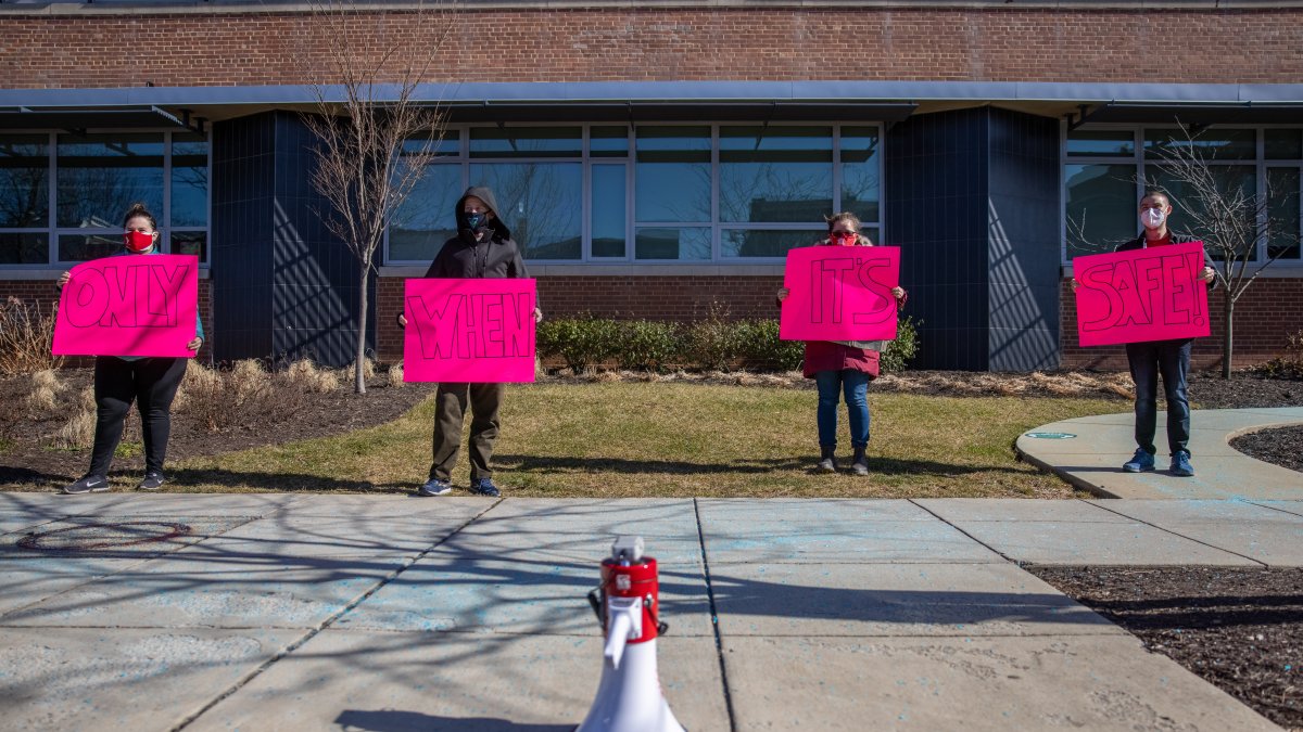 DC Seeks Restraining Order Against Teachers’ Union Ahead of School Reopenings NBC4 Washington