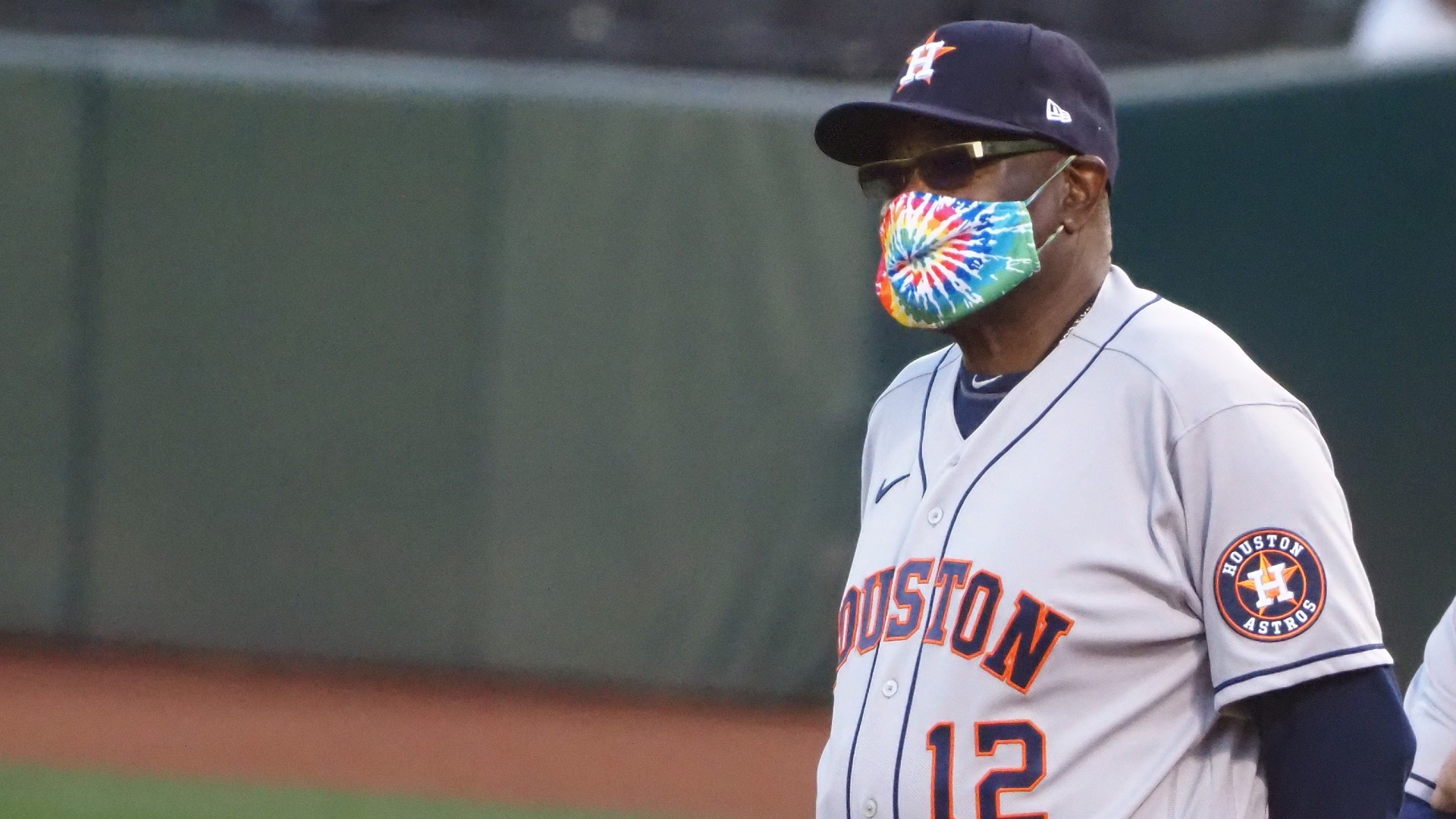 Fans Throw Inflatable Trash Cans on the Field During Astros Game