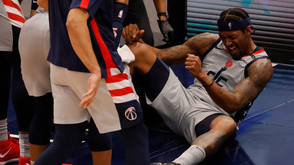 Bradley Beal Thinks He Will Be Fine After Leaving Win Vs Cavs With Injury Nbc4 Washington