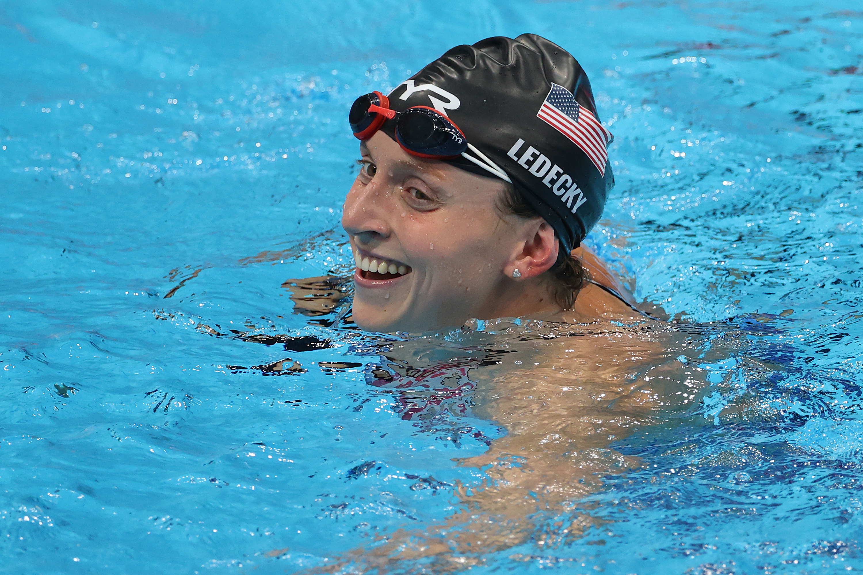 Ledecky Wins 800m Freestyle, Becomes 1st Female Swimmer With 6 Olympic Golds