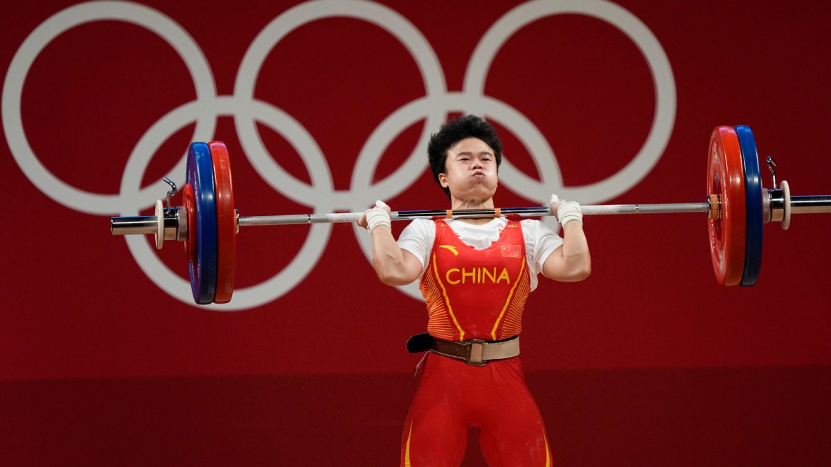 Hou Zhihui wins gold, sets Olympic records in Women's