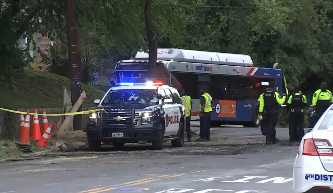Metrobus Crash Leaves Several Hurt In Northeast DC Today NBC4 Washington