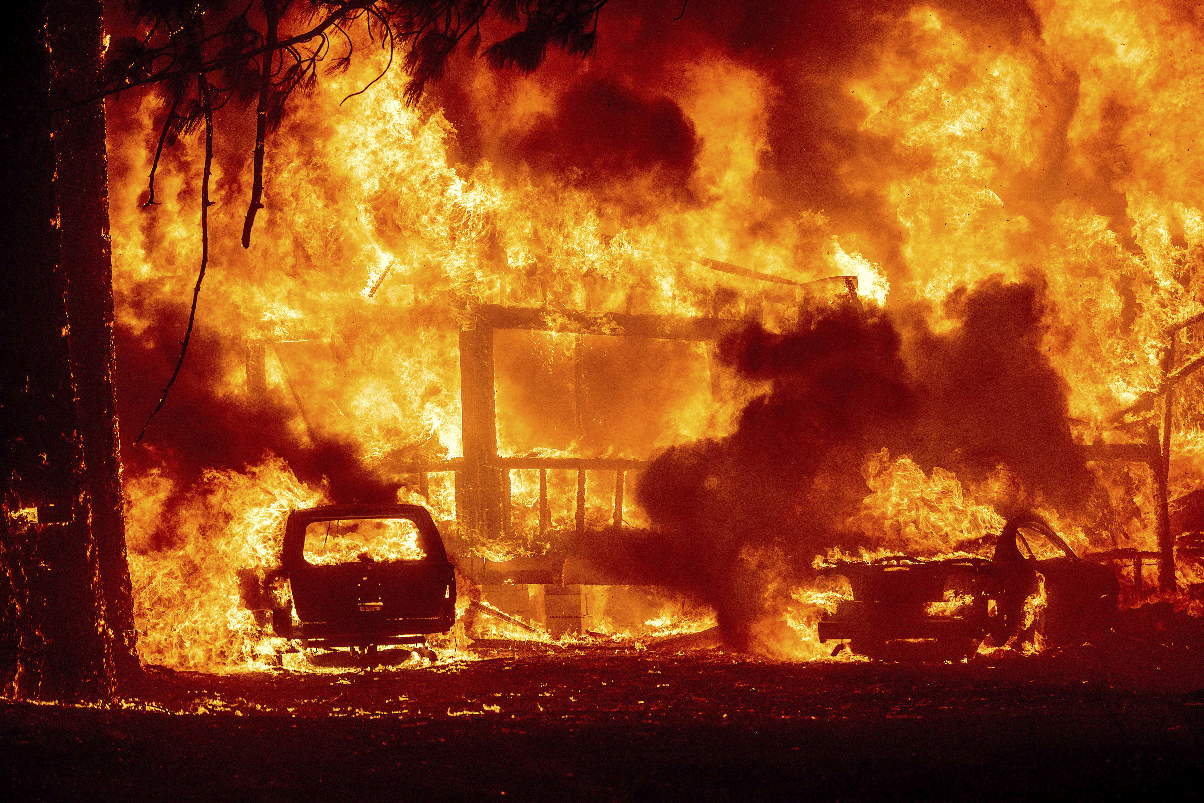 Лесной пожар в калифорнии. Пожар «Дикси» в США. Гринвилл США пожар. Калифорния пожары. Калифорния 2009 пожар.