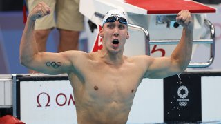 Chase Kalisz of the United States celebrates winning the Men's 400m IM on day two of the Tokyo 2020 Olympic Games